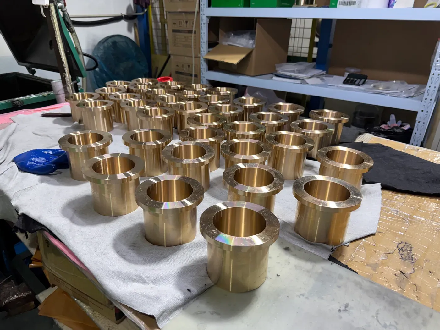 Flanged bushings